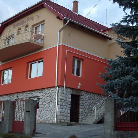 Éden Vendégház Miskolc Exterior foto